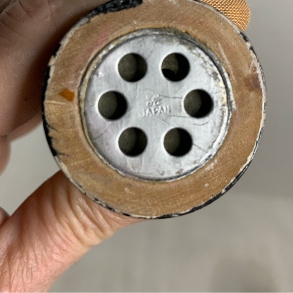 VINTAGE| Wooden Salt and Pepper Shakers - Picture 10 of 12